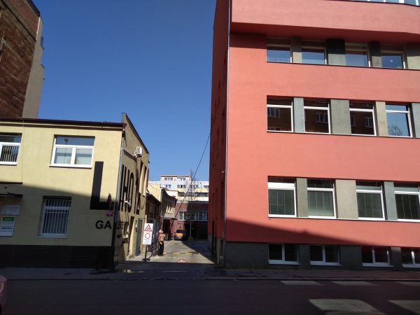 Mytí administrativní budovy: Praha