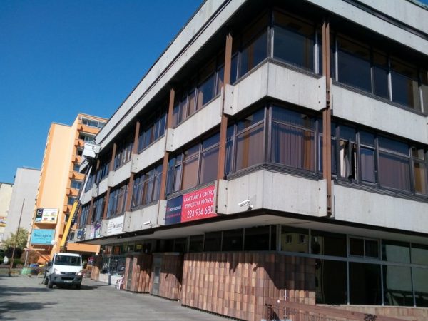 Hroty proti ptactvu, montáž – Praha