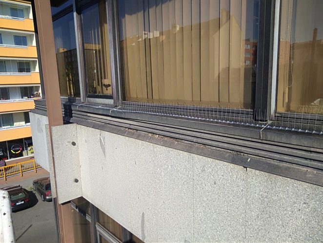 Hroty proti vlaštovkám na římsy a okna