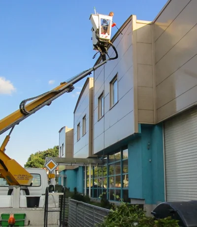 Mytí a nátěr fasád