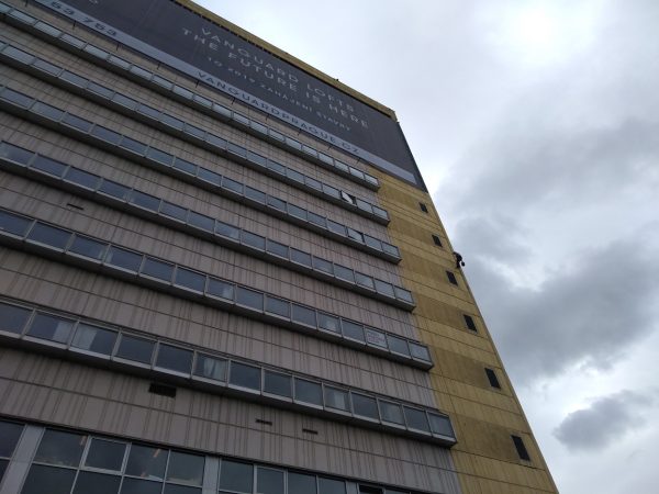 Montáž reklamní plachty: Praha