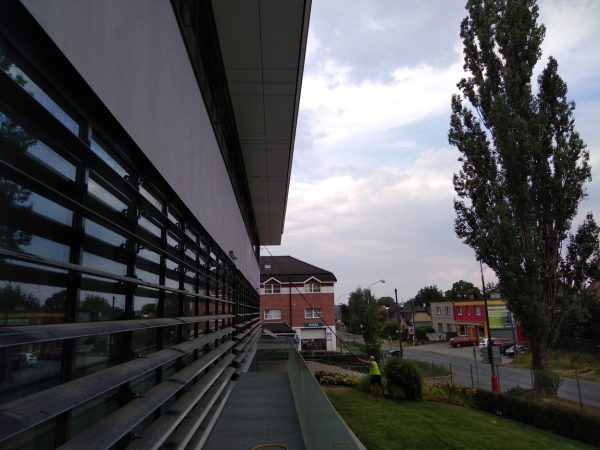 Mytí oken a slunolamů: Roztoky u Prahy