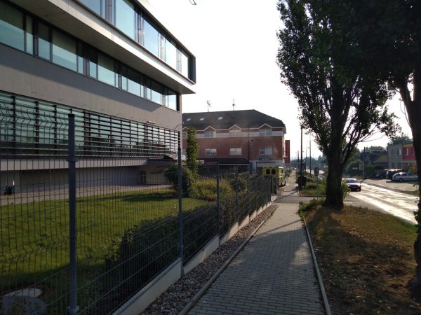 Mytí oken a slunolamů: Roztoky u Prahy