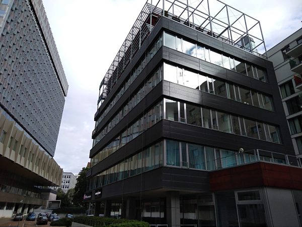 Mytí administrativní budovy: Praha