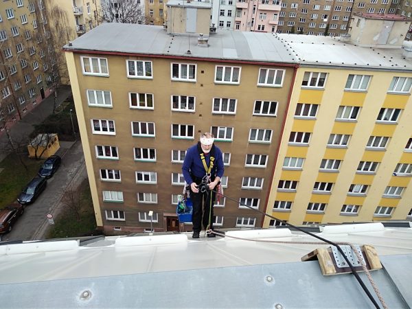 Mytí administrativní budovy: Praha