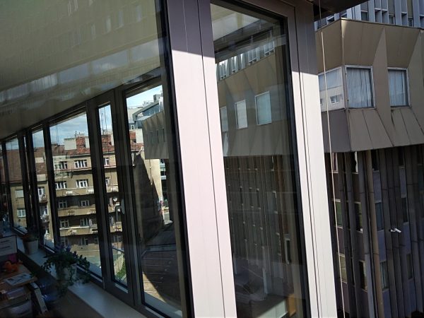 Mytí administrativní budovy: Praha