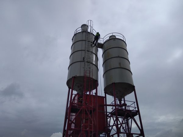 Nátěr sil na beton: Městec Králové