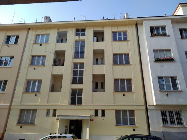 Oprava a nátěr fasády: Praha