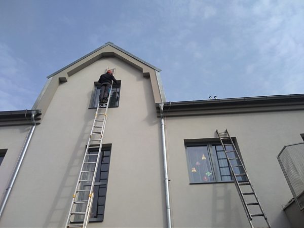 Montáž zábran proti jiřičkám: Úvaly