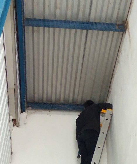 Montáž zábran proti jiřičkám: Poděbrady