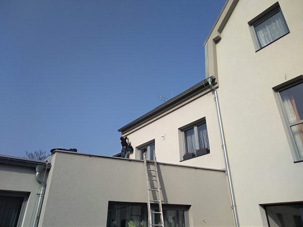 Montáž zábran proti jiřičkám: Úvaly