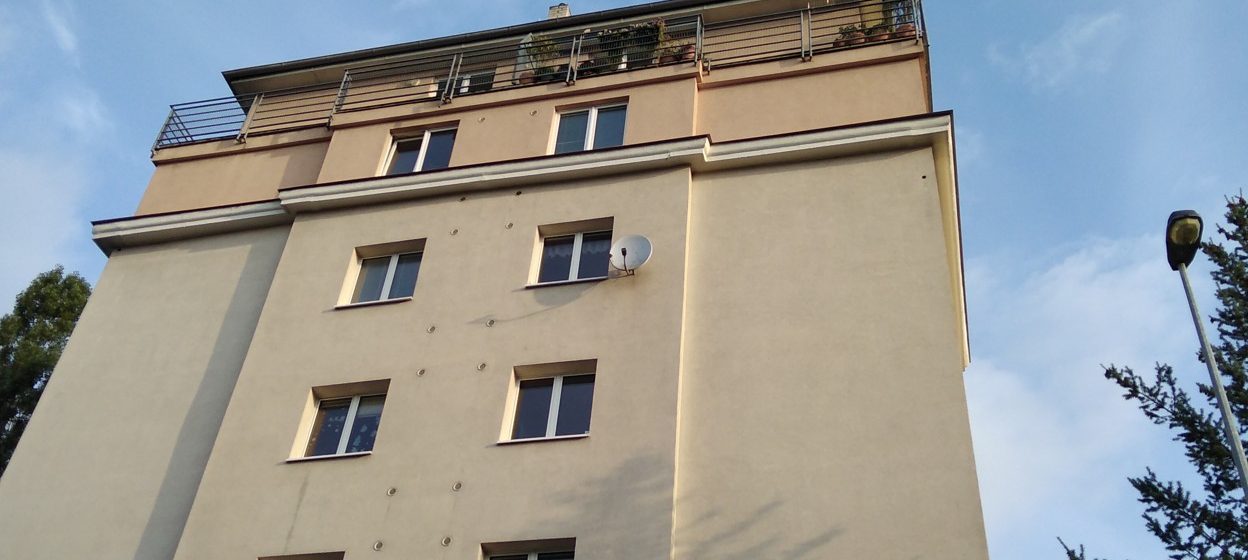 Síť proti holubům na balkón či lodžii: Jak na instalaci?