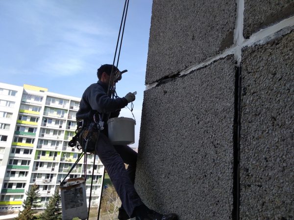 Renovace panelových spár: Praha