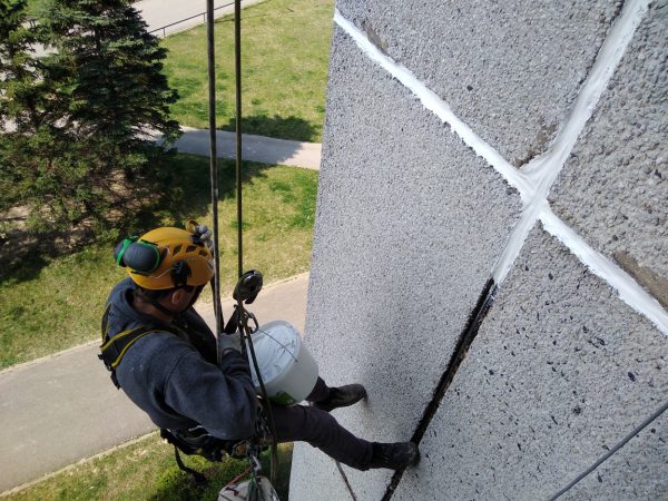 Renovace panelových spár: Praha