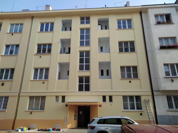 Oprava a nátěr fasády: Praha