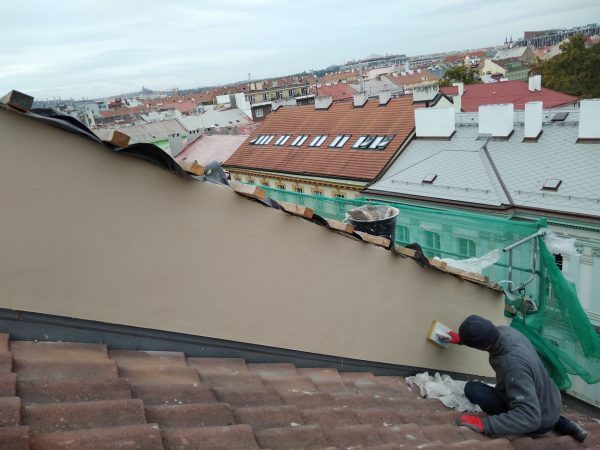 Zateplení štítů bytového domu: Praha