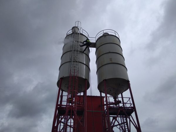 Nátěr sil na beton: Městec Králové