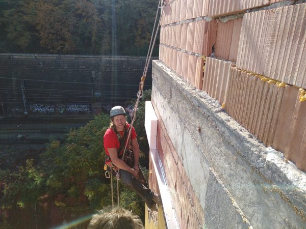 Zateplení štítů bytového domu: Praha