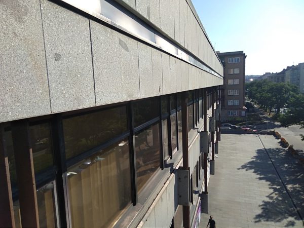 Hroty proti ptactvu, montáž – Praha