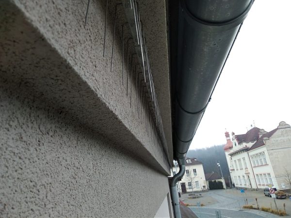 Montáž zábran proti jiřičkám: Úvaly